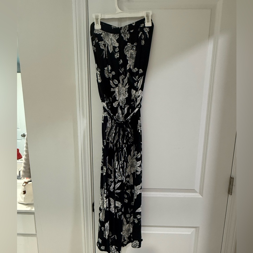 Chic Black and White Floral Jumpsuit
